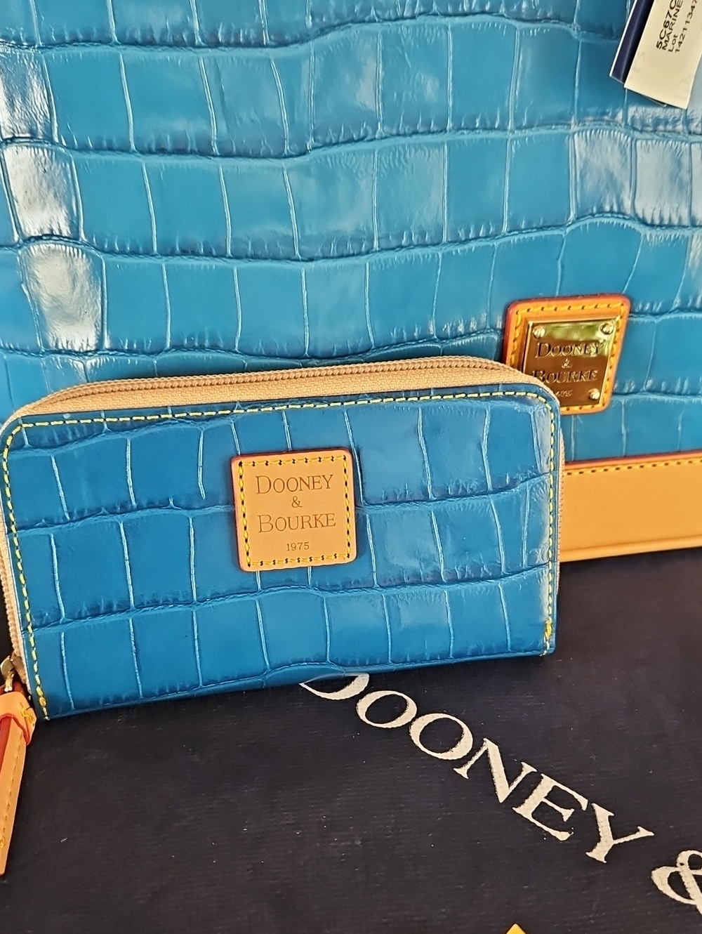NWT Dooney & Bourke Marine Croc-Embossed Zip Zip Satchel with Matching Pouch - Picture 12 of 16